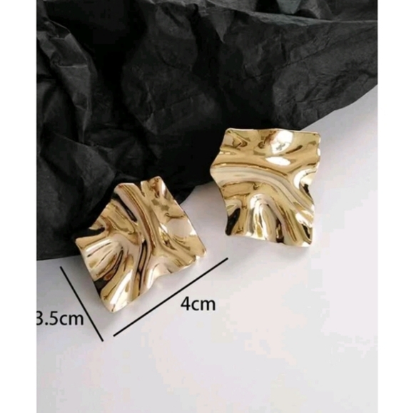 Anthropologie Minimalist Hammered Geometric Square Gold Earrings - Picture 3 of 4